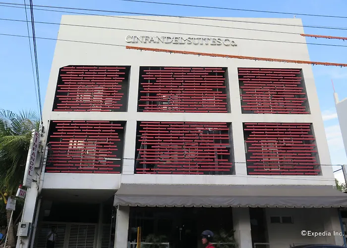 Cinfandel Hotel